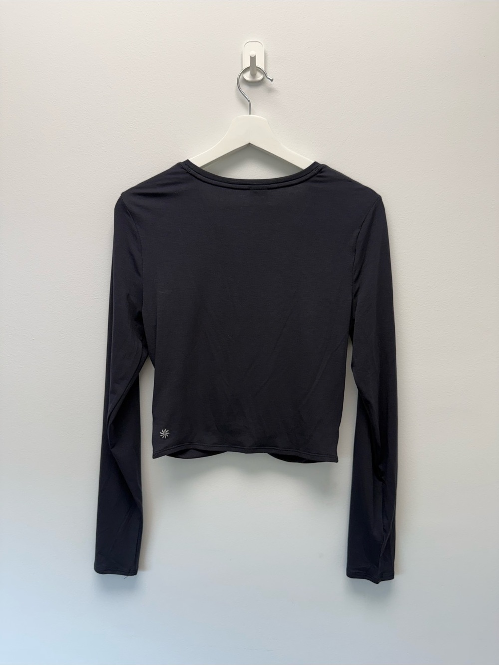 Athleta With Ease Black Long-Sleeve Twist Crop Top - Women’s size M - Picture 4 of 5
